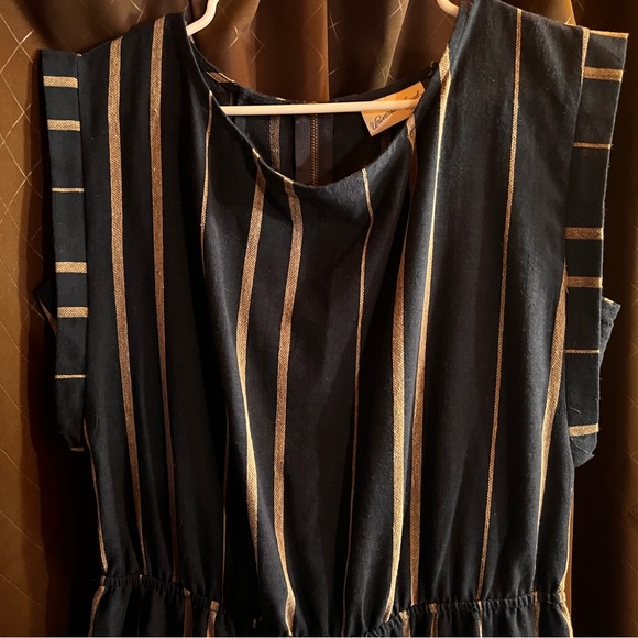 Universal Threads jumpsuit - Picture 3 of 5